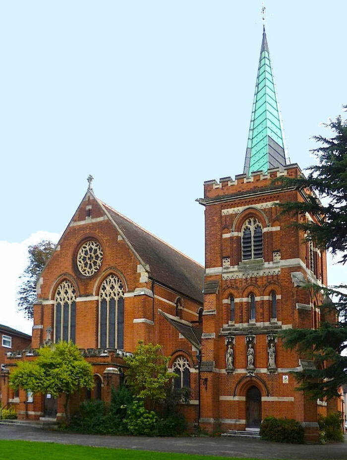 St. Peter's Church, Staines